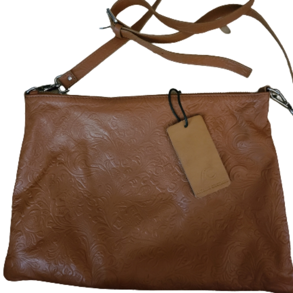 *NWT Antonio Cristiano, Leather Embossed Crossbody